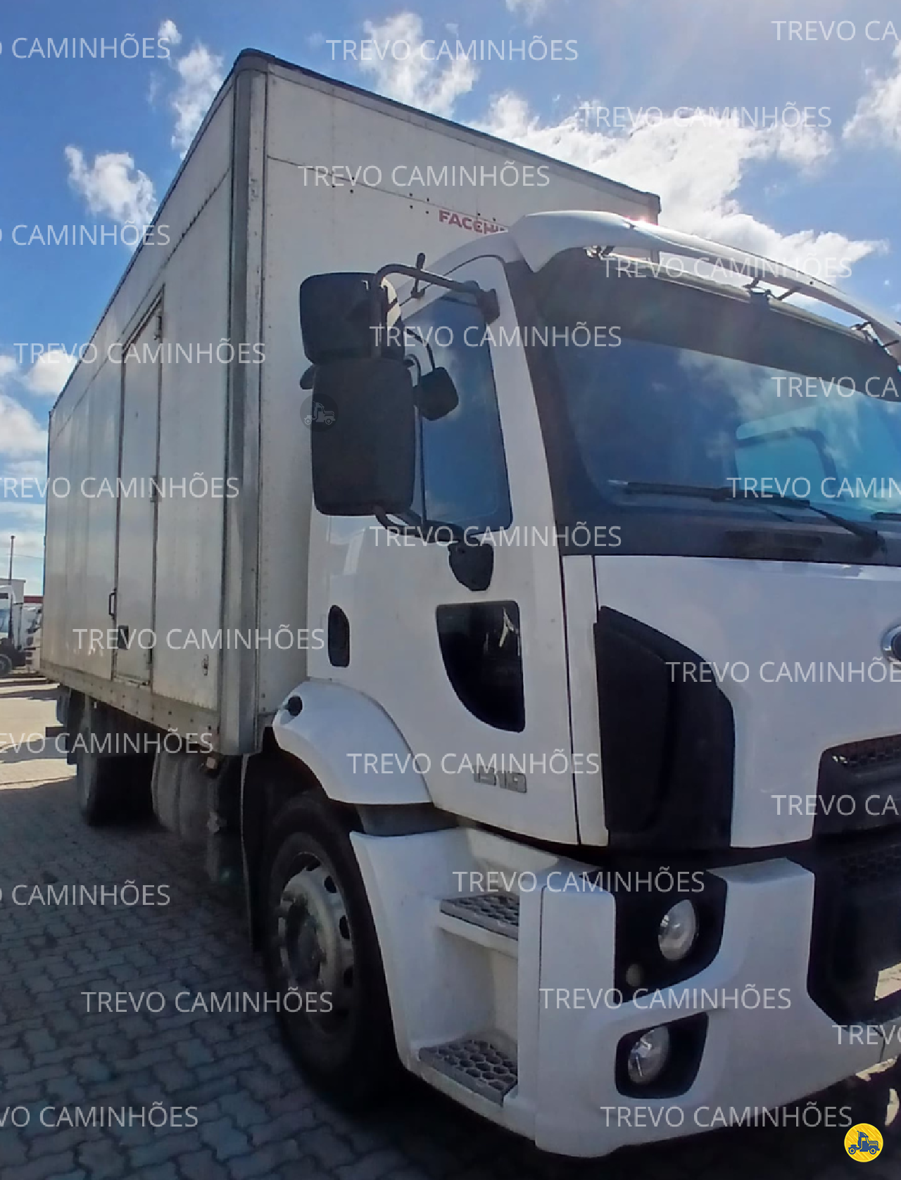CAMINHAO FORD CARGO 1519 Baú Furgão Toco 4x2 Trevo Caminhões - AGB ITAJAI SANTA CATARINA SC
